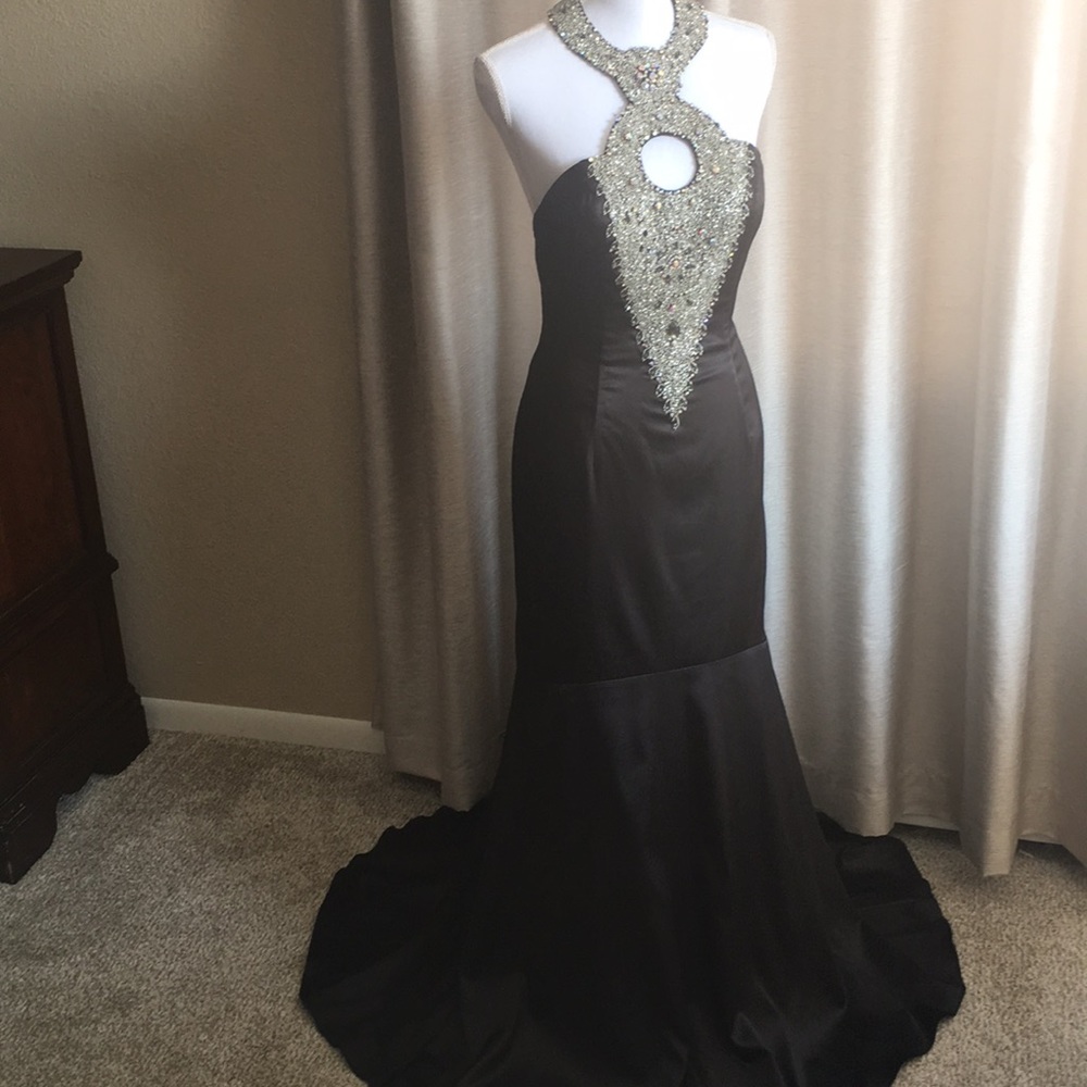 Gorgeous full length black halter top evening gown